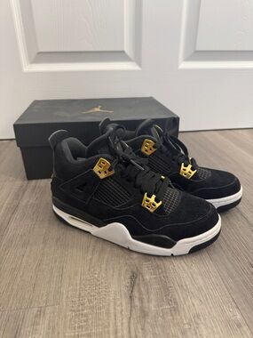 Air Jordan Retro 4 “Royalty”
